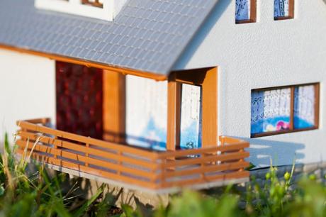 Media Name: houselong.jpg