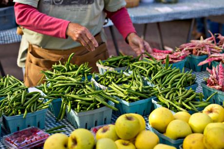 Media Name: ap_farmersmarket.jpg