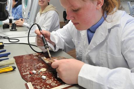 Media Name: 0403apprentise.jpg