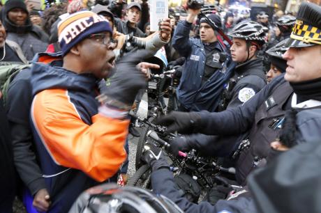 Media Name: ap_16105821454827-chicagopolice.jpg