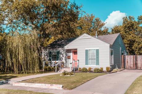 Single-family home with front yard and driveway.